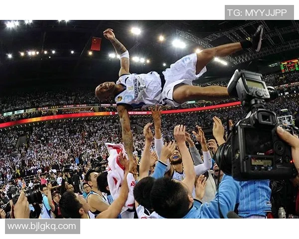 96公斤足球明星的传奇之路与运动生涯背后的故事揭秘